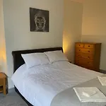 Seaside Flat With Private Garden